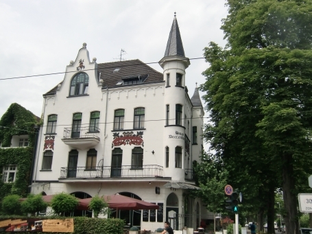 Krefeld-Bockum : Uerdinger Straße, Haus Doerenkamp